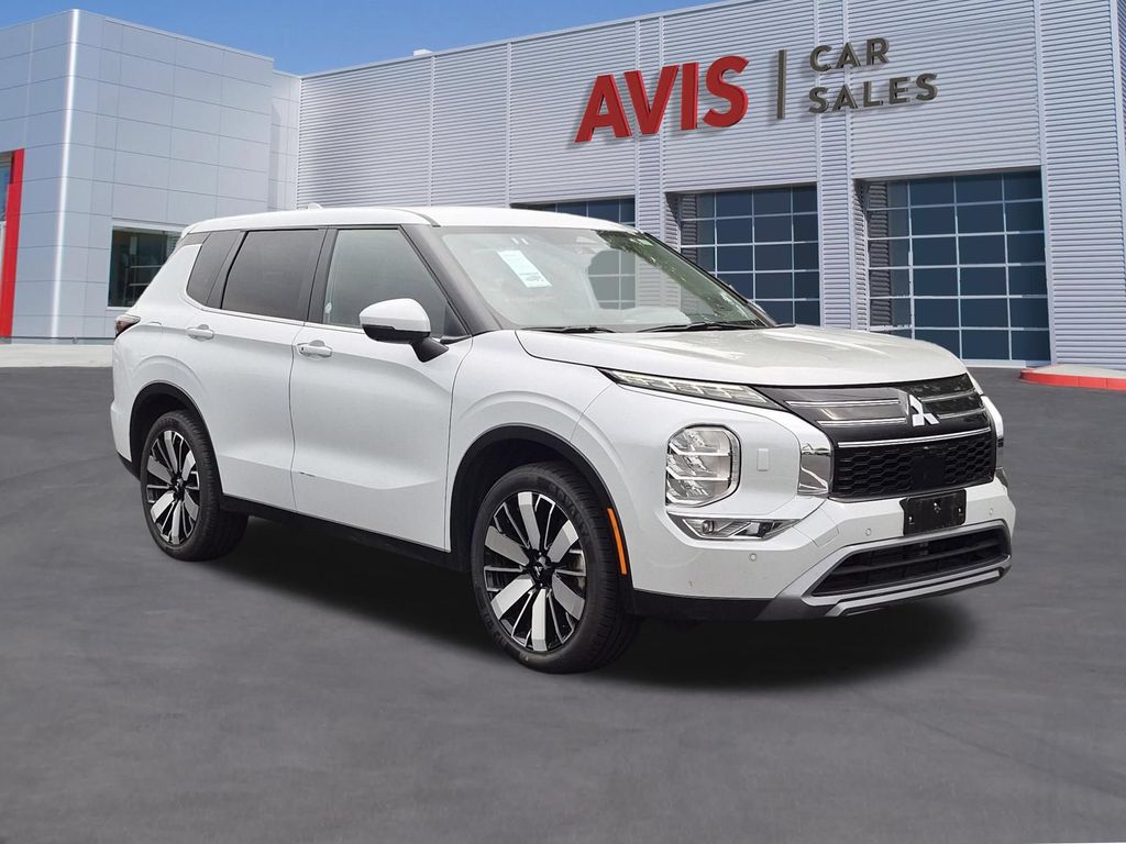 Thumbnail: 2025 Mitsubishi Outlander - 3