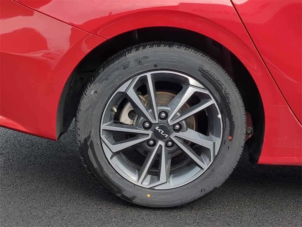 Thumbnail: 2024 Kia Forte - 14