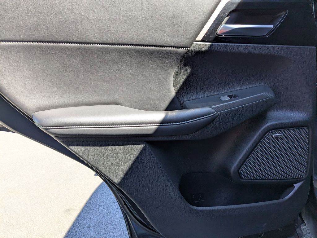 Thumbnail: 2025 Mitsubishi Outlander - 26