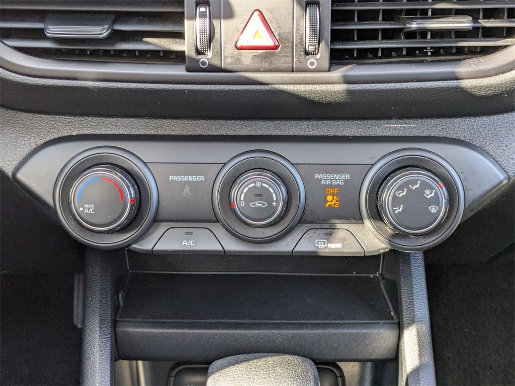 Thumbnail: 2024 Kia Forte - 24