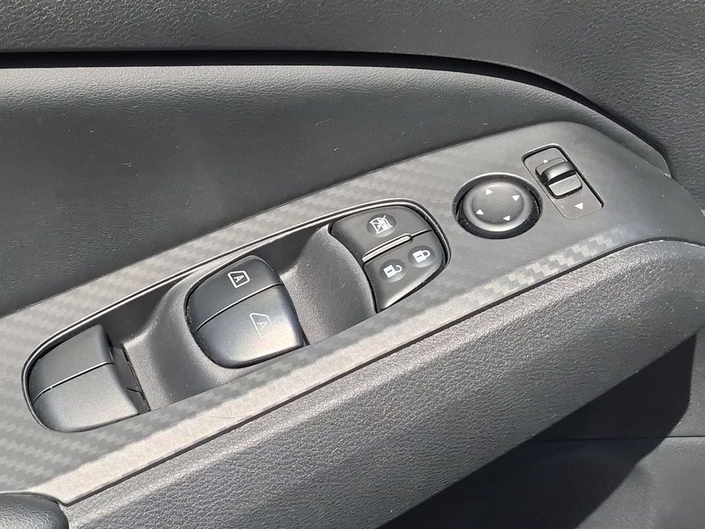 2025 Nissan Altima SV - Photo 13