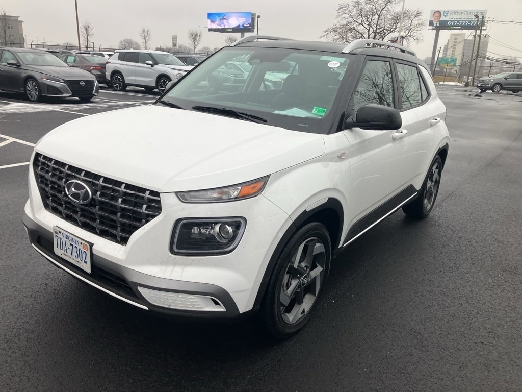 2025 Hyundai Venue Limited's photo