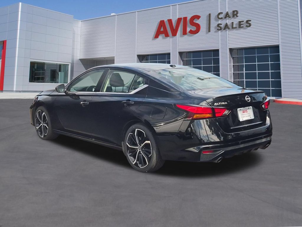 2025 Nissan Altima SR - Photo 9