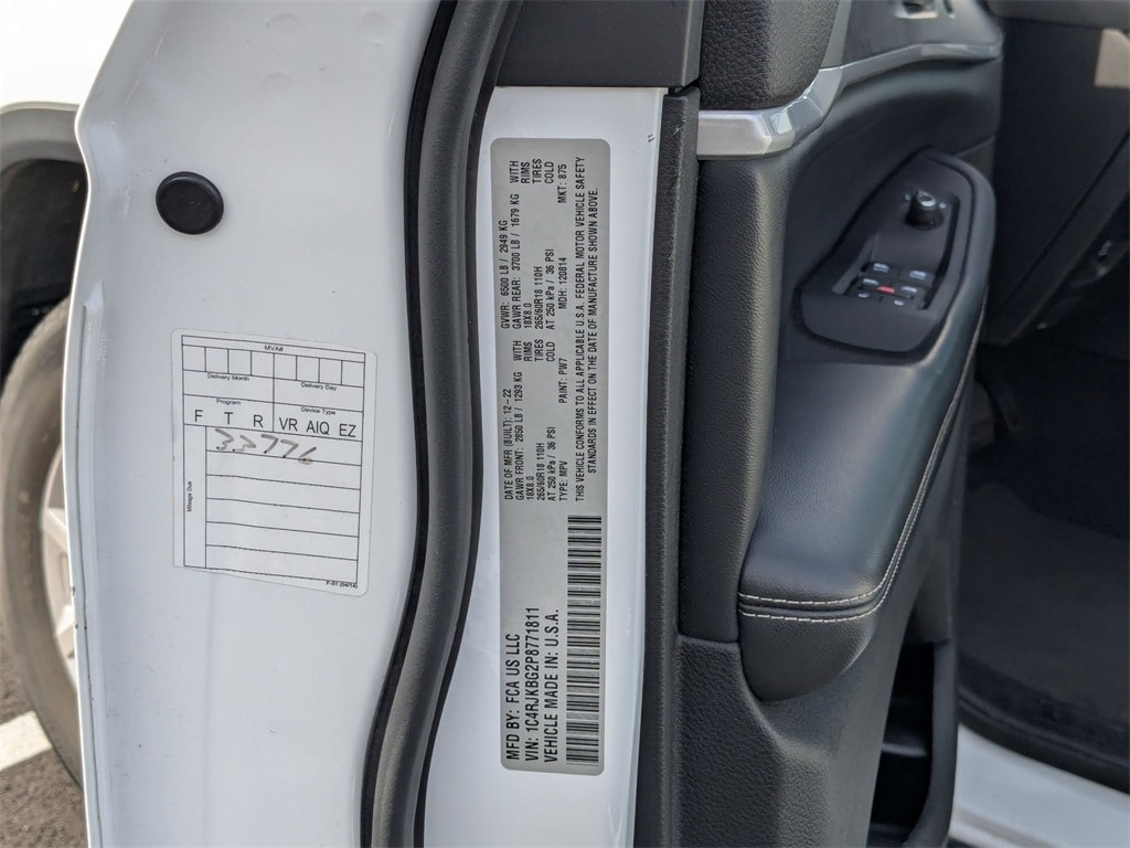 Thumbnail: 2023 Jeep Grand Cherokee L - 35