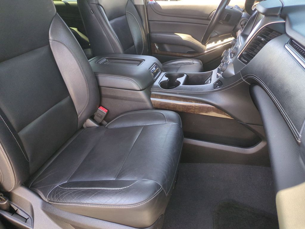 Thumbnail: 2019 Chevrolet Tahoe - 32