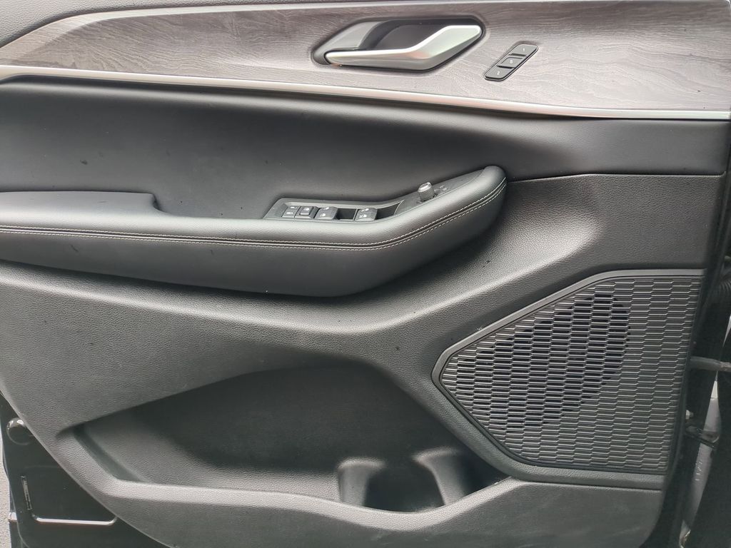 Thumbnail: 2024 Jeep Grand Cherokee L - 11