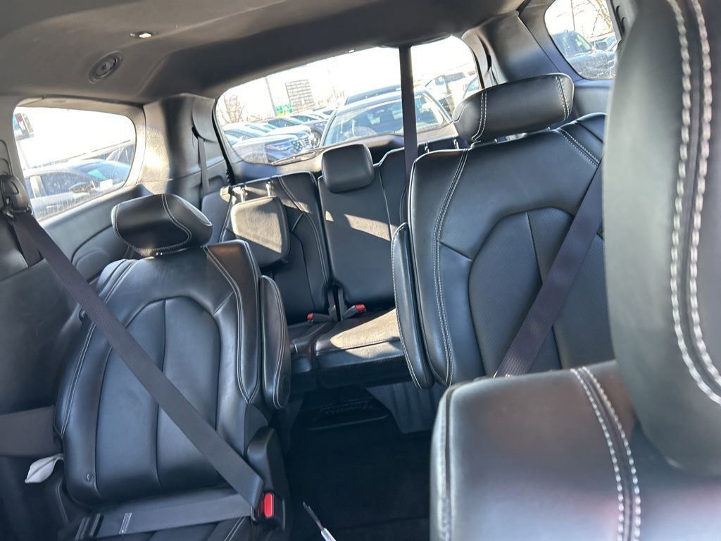 Thumbnail: 2025 Chrysler Pacifica - 15