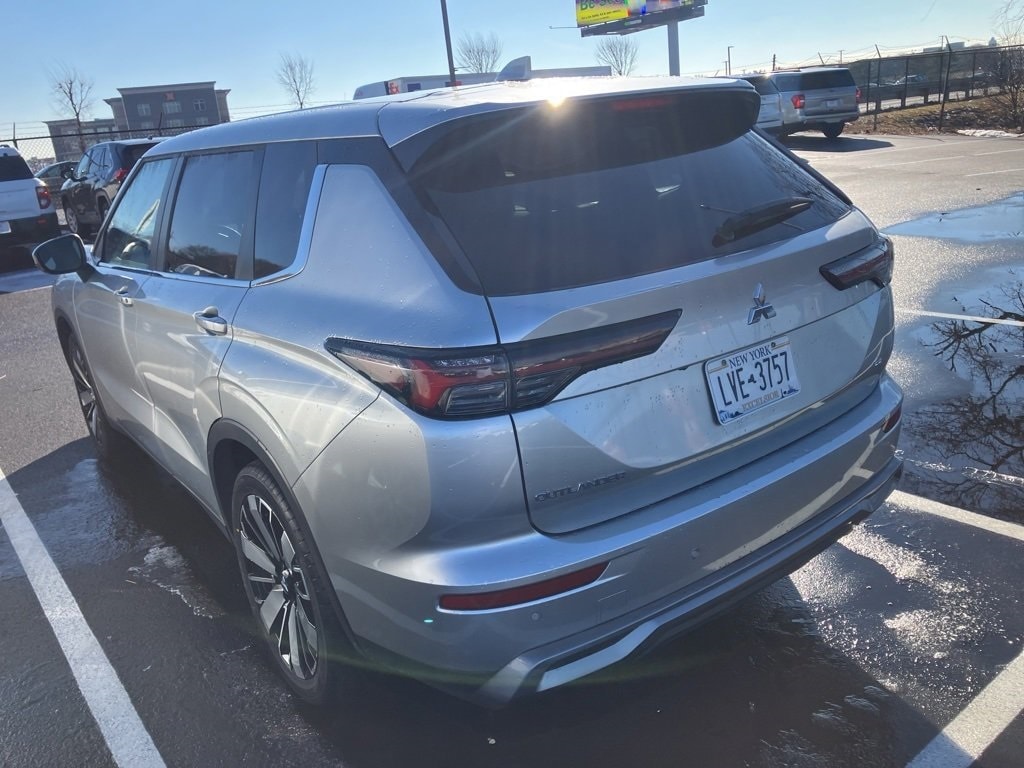 Certified 2025 Mitsubishi Outlander SE SUV