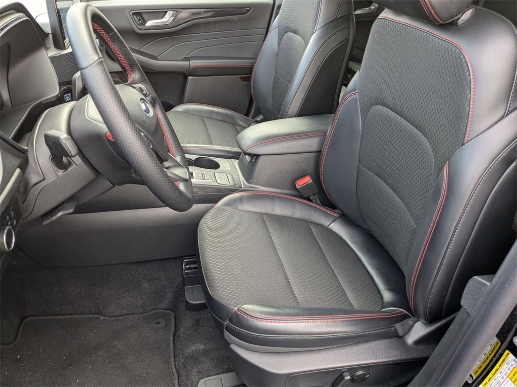 Thumbnail: 2025 Ford Escape - 21