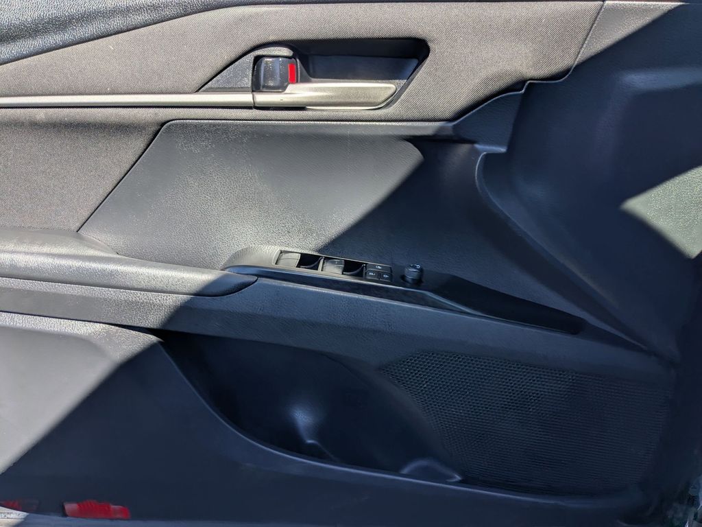 Thumbnail: 2025 Toyota Camry - 11