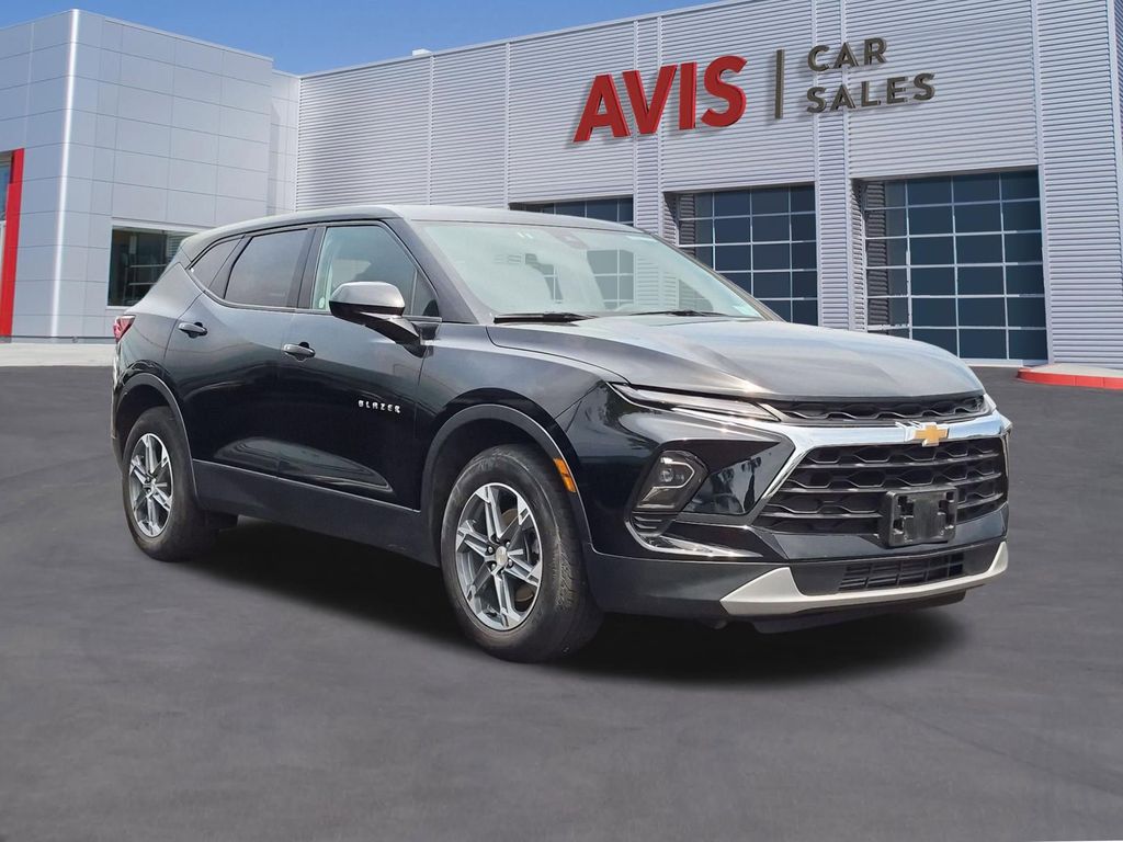 Thumbnail: 2025 Chevrolet Blazer - 3