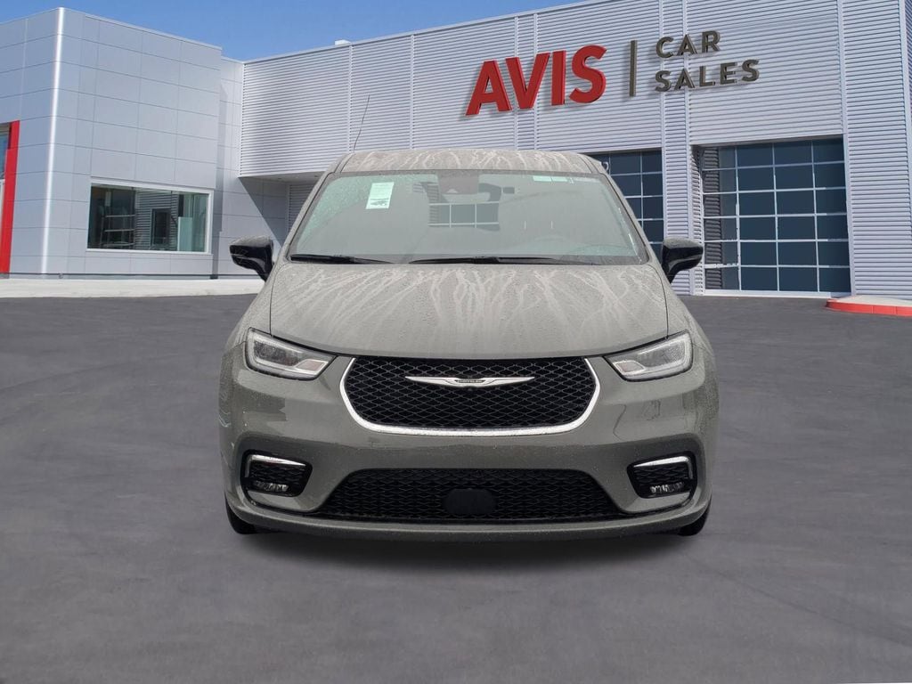 Thumbnail: 2025 Chrysler Pacifica - 2