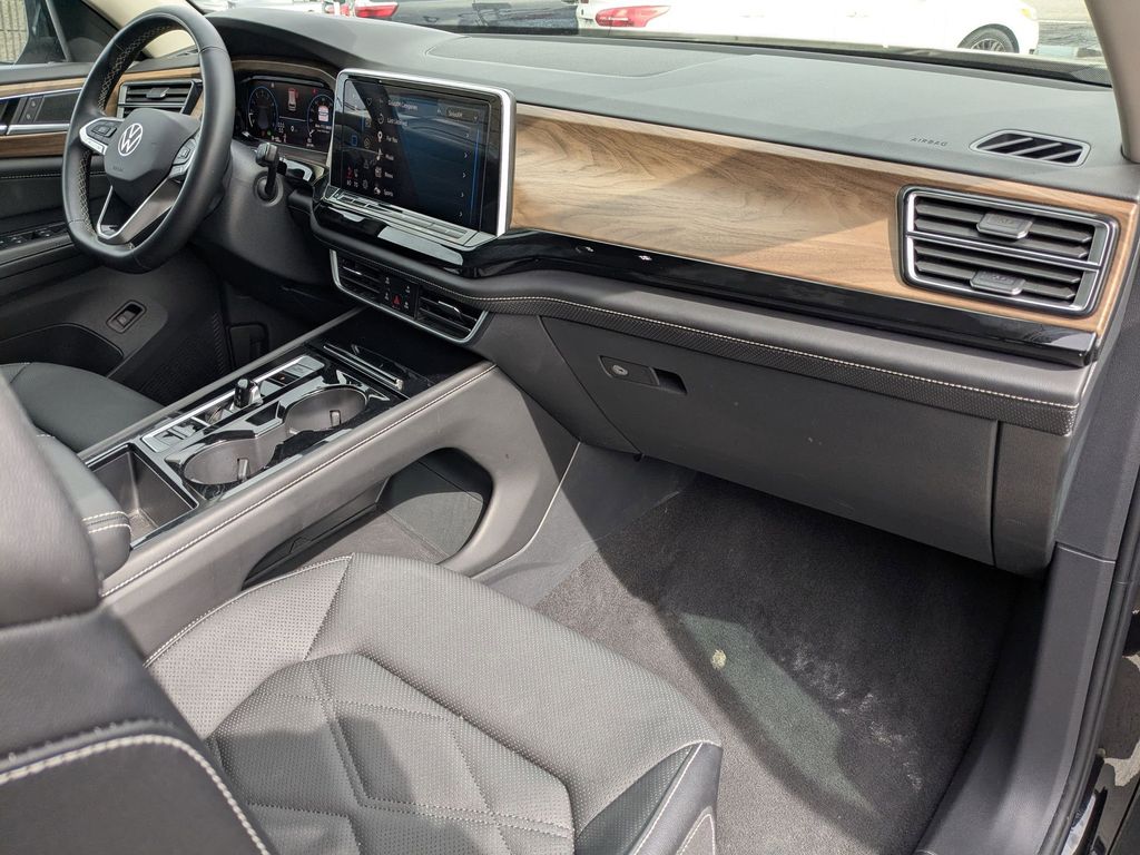 Thumbnail: 2025 Volkswagen Atlas - 33