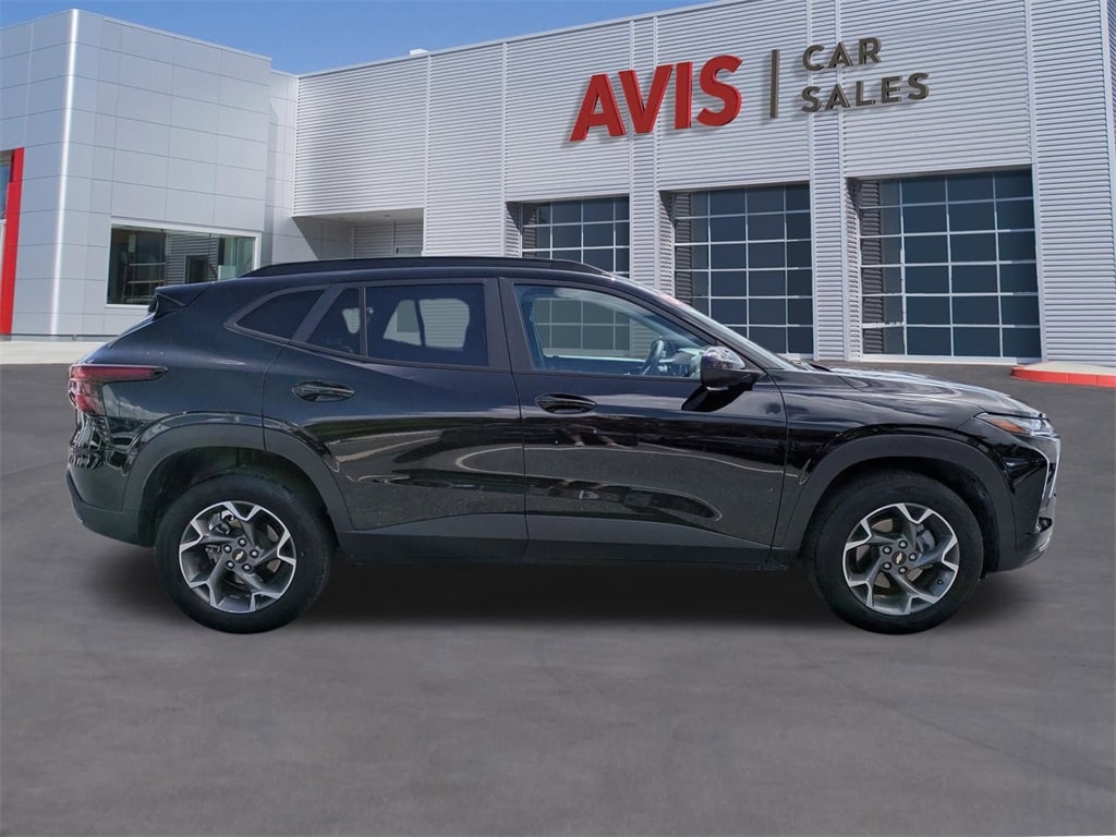 Thumbnail: 2024 Chevrolet Trax - 5