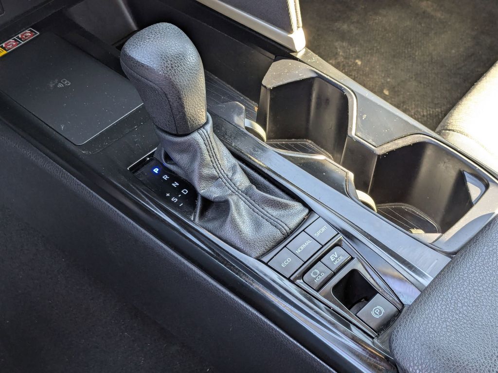 Thumbnail: 2025 Toyota Camry - 22