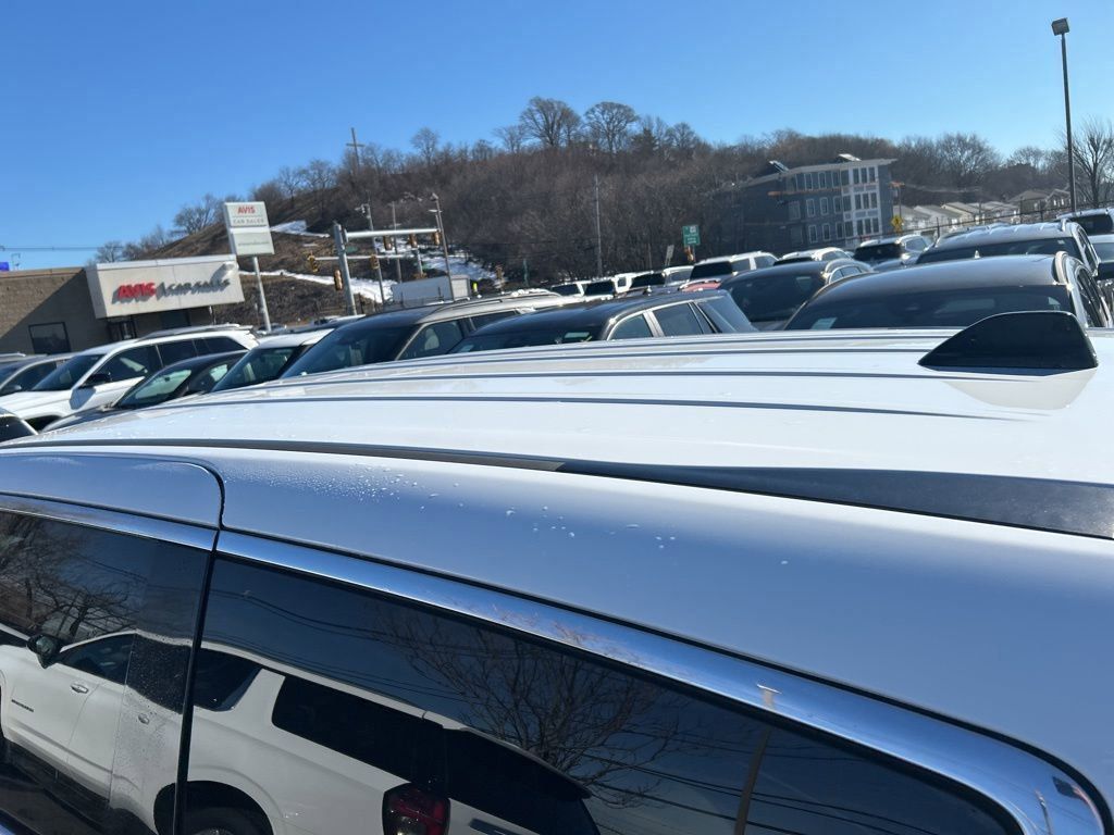 Thumbnail: 2025 Chrysler Pacifica - 9