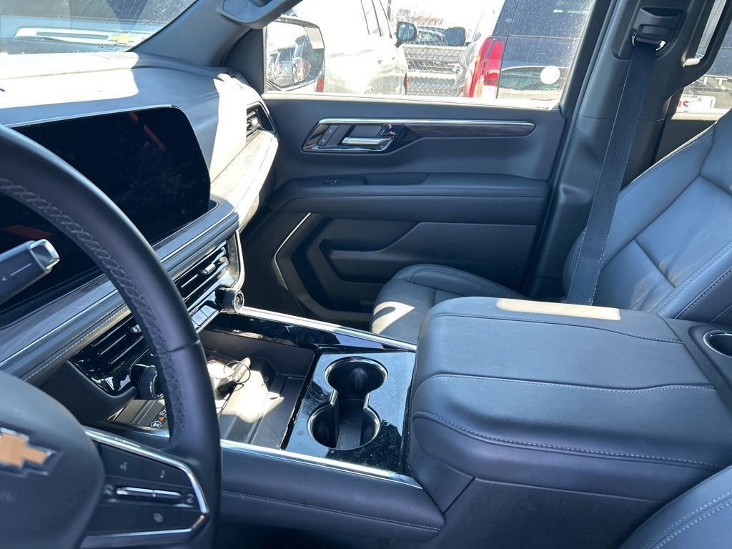 Thumbnail: 2025 Chevrolet Tahoe - 10