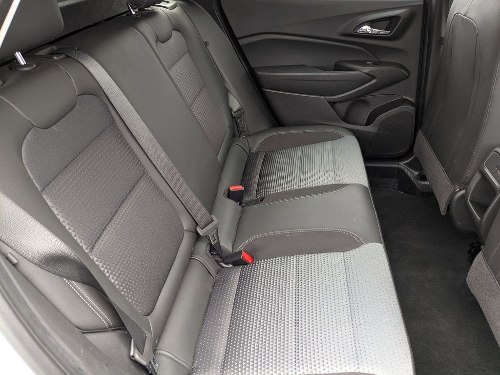 Thumbnail: 2025 Chevrolet Trax - 28