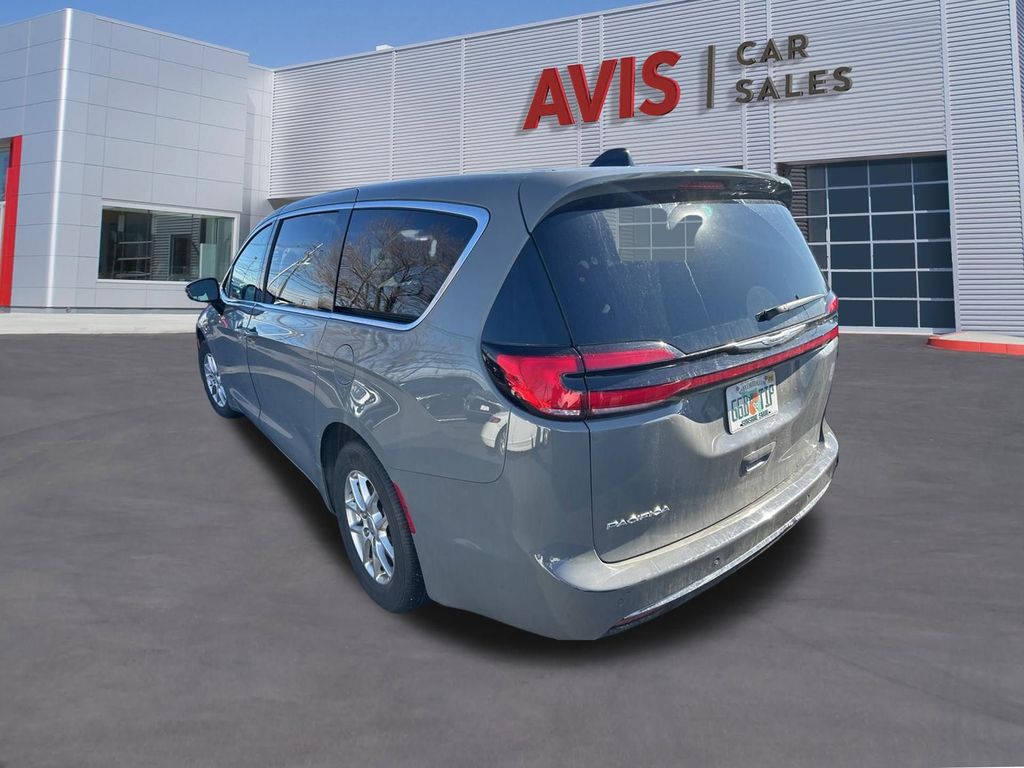 Thumbnail: 2025 Chrysler Pacifica - 5