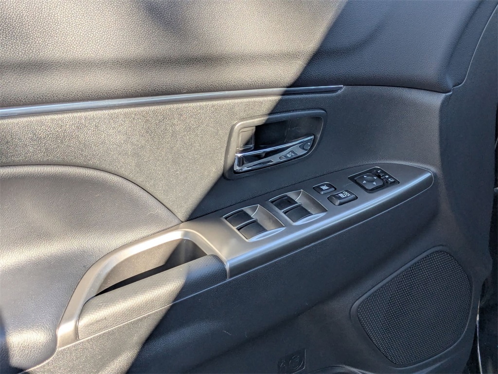 Thumbnail: 2025 Mitsubishi Outlander Sport - 14