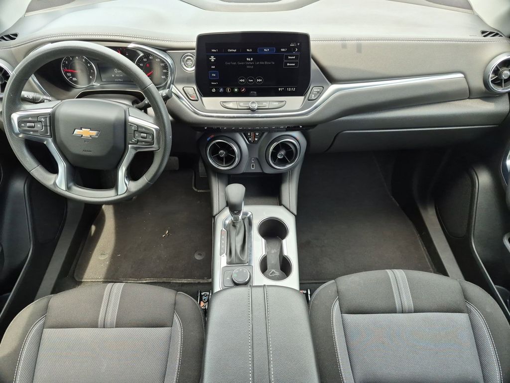 Thumbnail: 2025 Chevrolet Blazer - 25