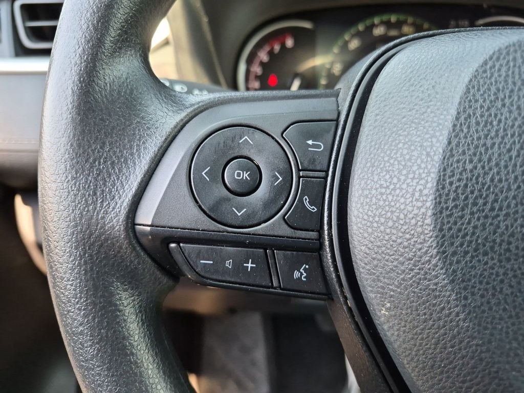 Thumbnail: 2025 Toyota RAV4 - 20