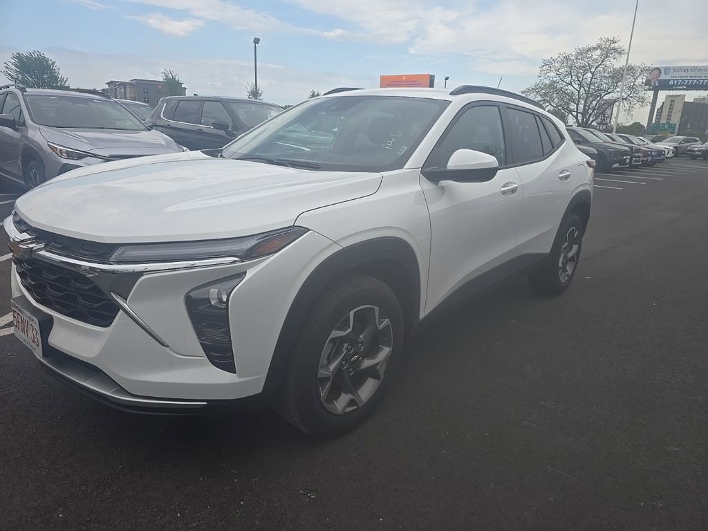 2025 Chevrolet Trax LT's photo