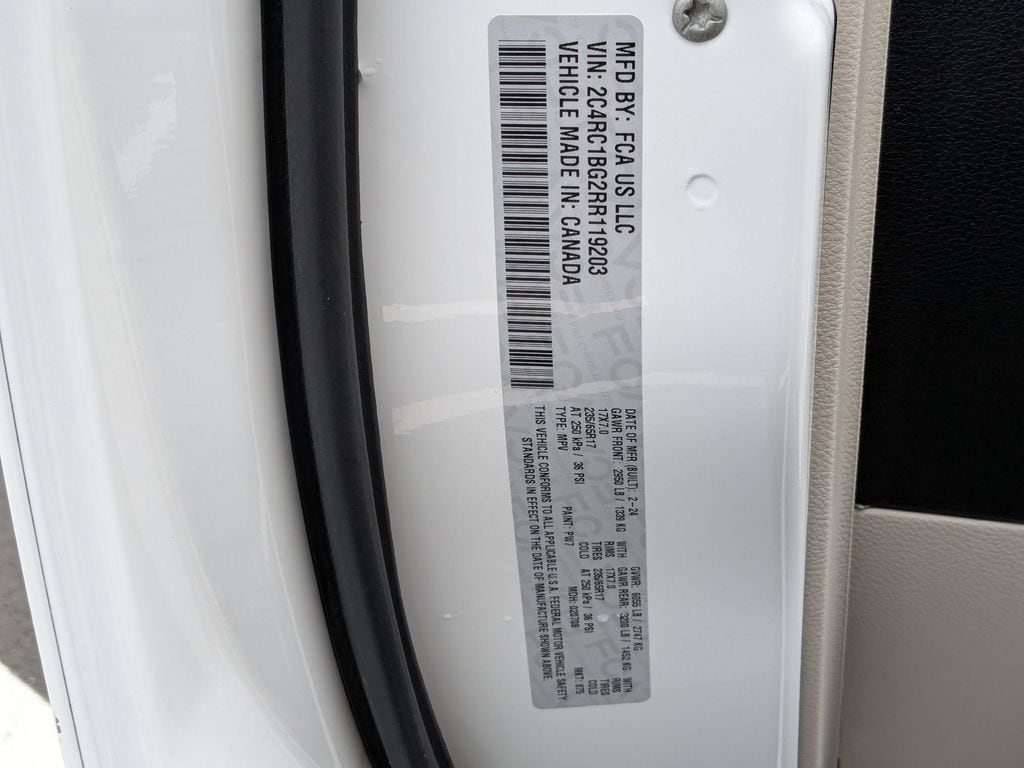 Thumbnail: 2024 Chrysler Pacifica - 35