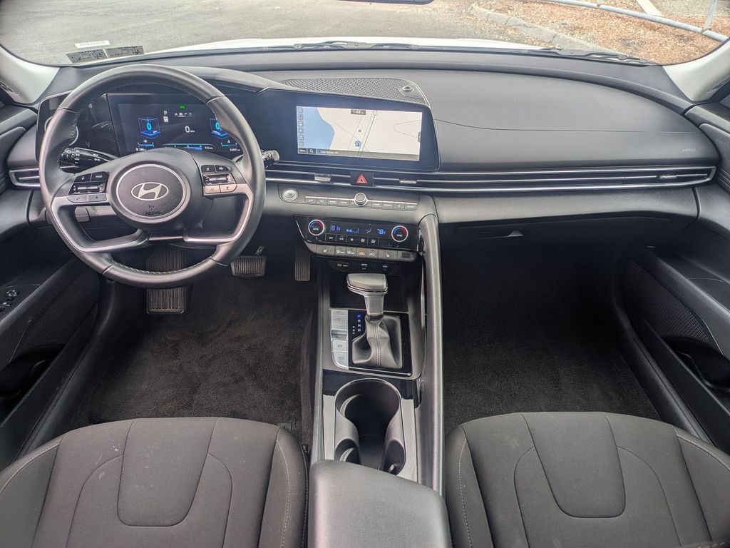 Thumbnail: 2025 Hyundai Elantra - 36