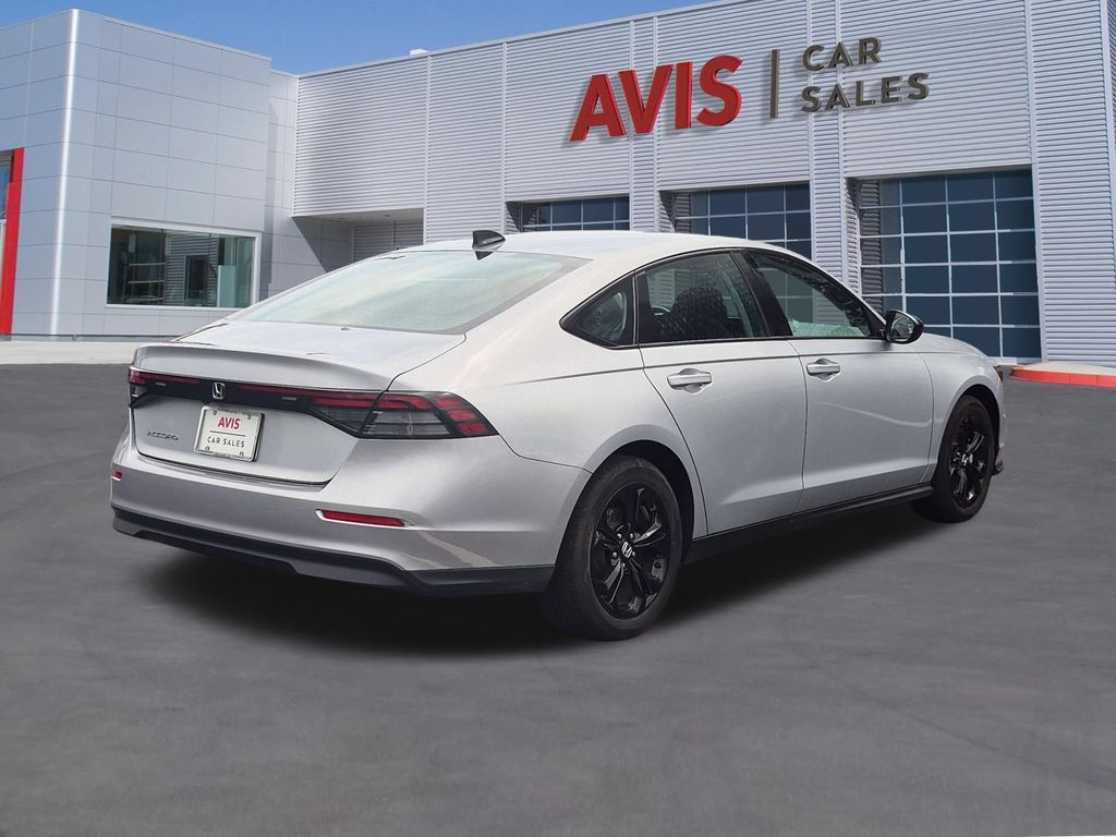 2025 Honda Accord SE - Photo 6