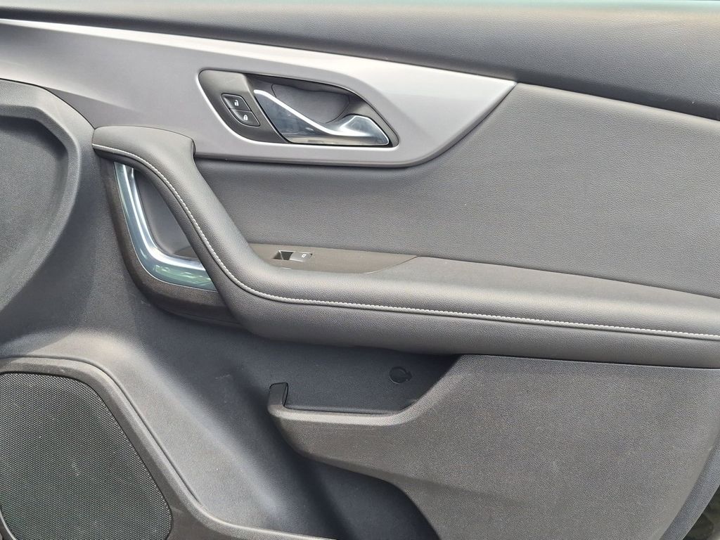 Thumbnail: 2025 Chevrolet Blazer - 32