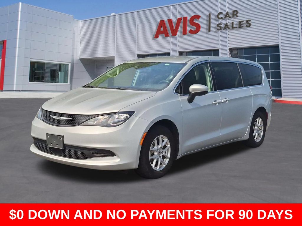 2023 Chrysler Voyager LX's photo