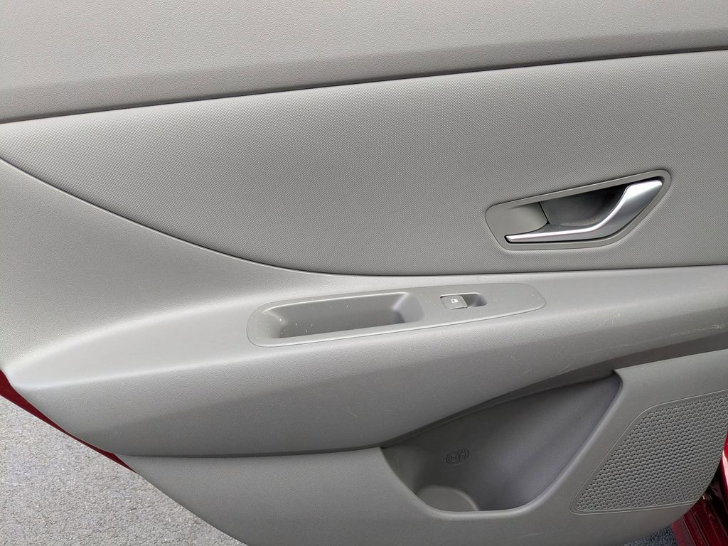 Thumbnail: 2025 Hyundai Elantra - 25