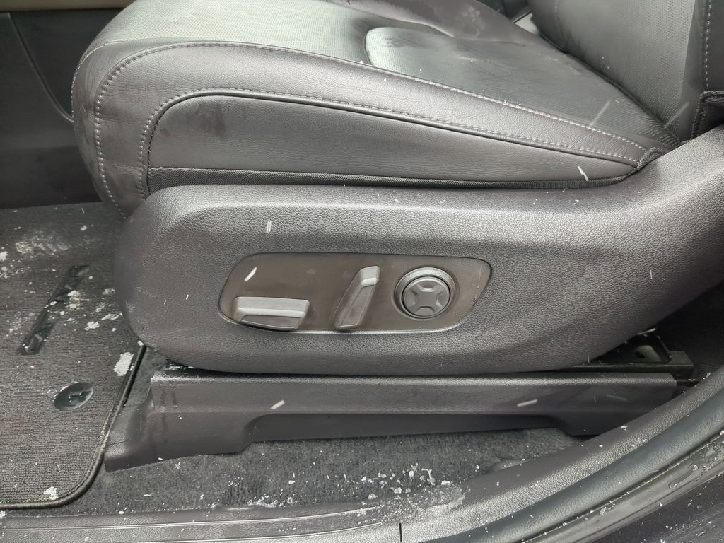 Thumbnail: 2025 Kia Carnival - 14