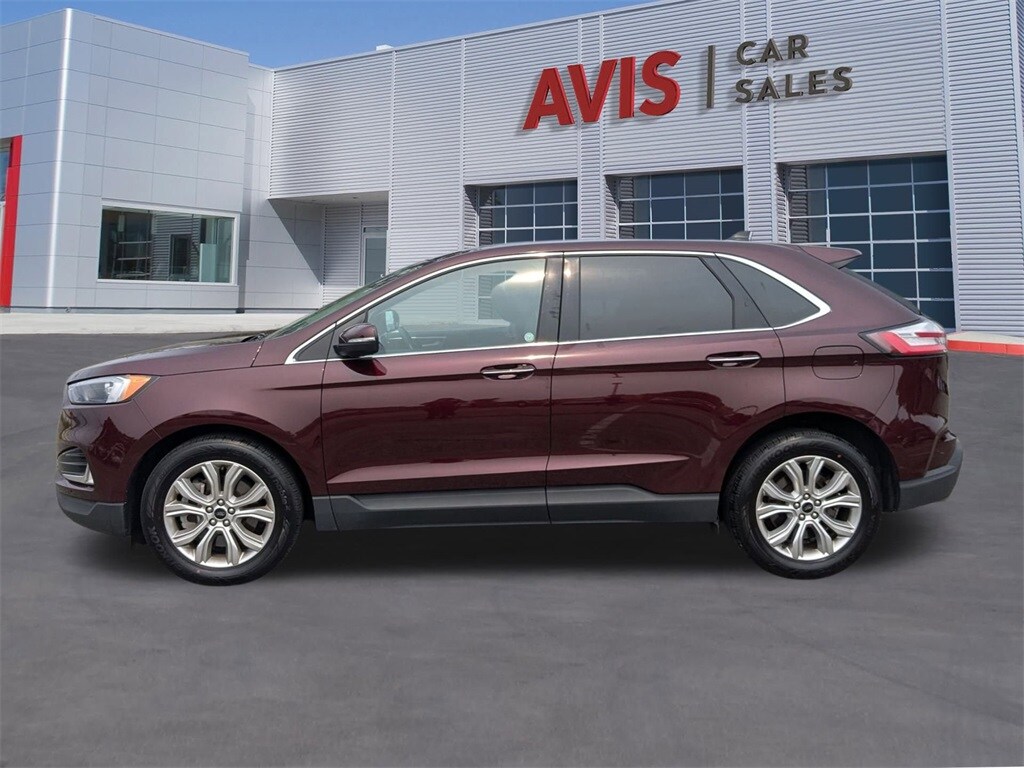 2024 Ford Edge Titanium photo 2