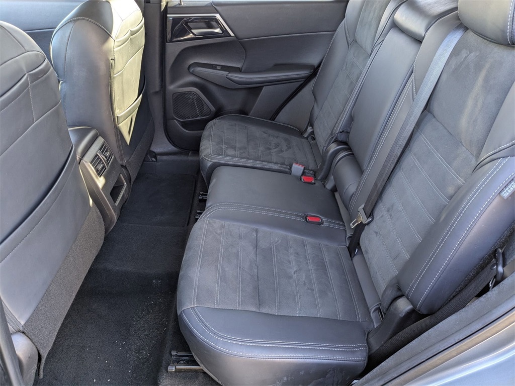 Thumbnail: 2024 Mitsubishi Outlander - 28