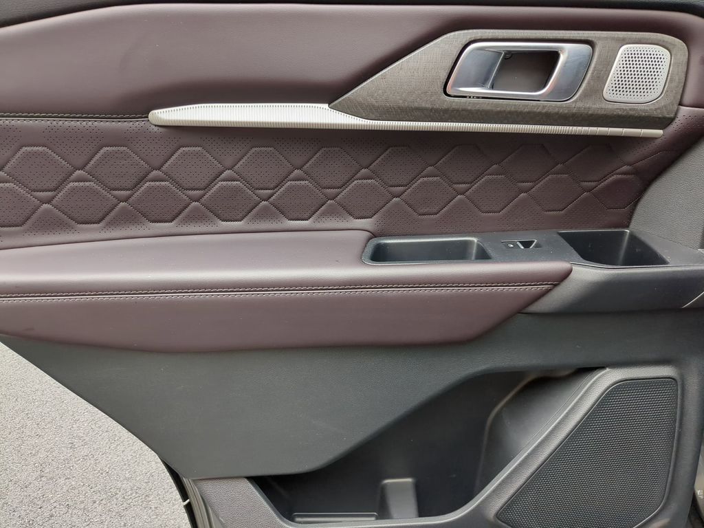 Thumbnail: 2025 Ford Explorer - 27