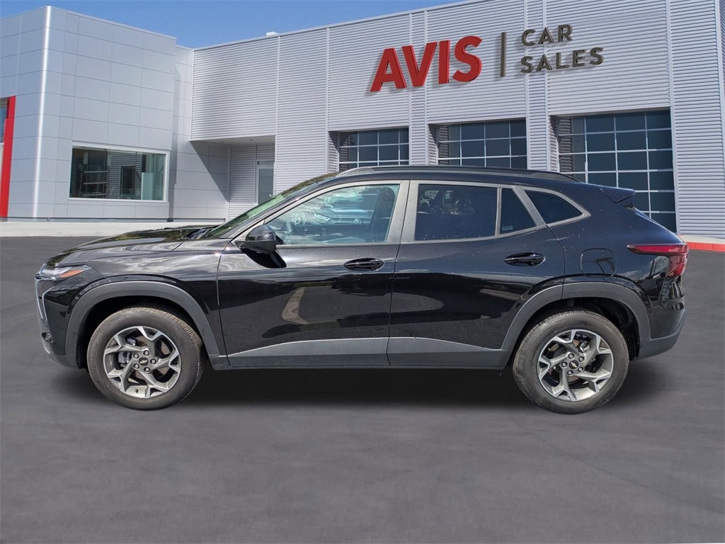 Thumbnail: 2024 Chevrolet Trax - 10