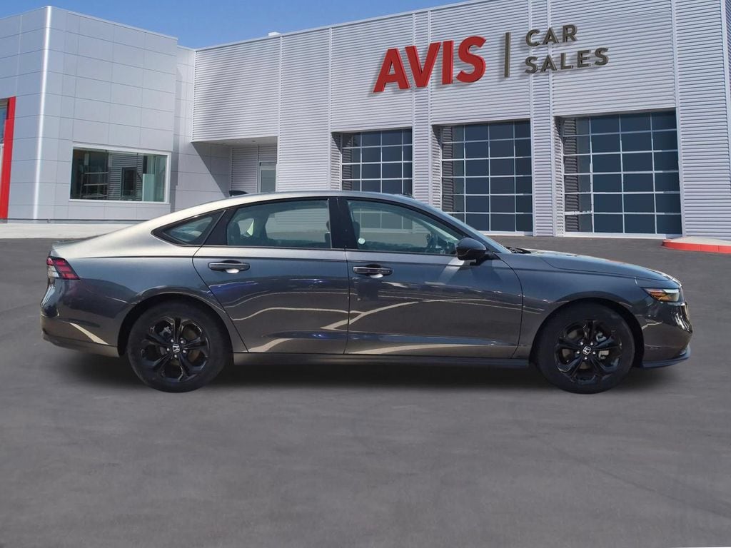 2025 Honda Accord SE - Photo 5