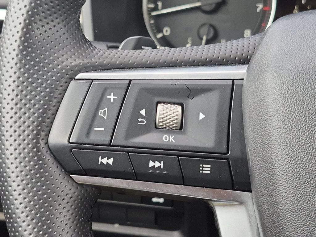 Thumbnail: 2025 Mitsubishi Outlander - 21
