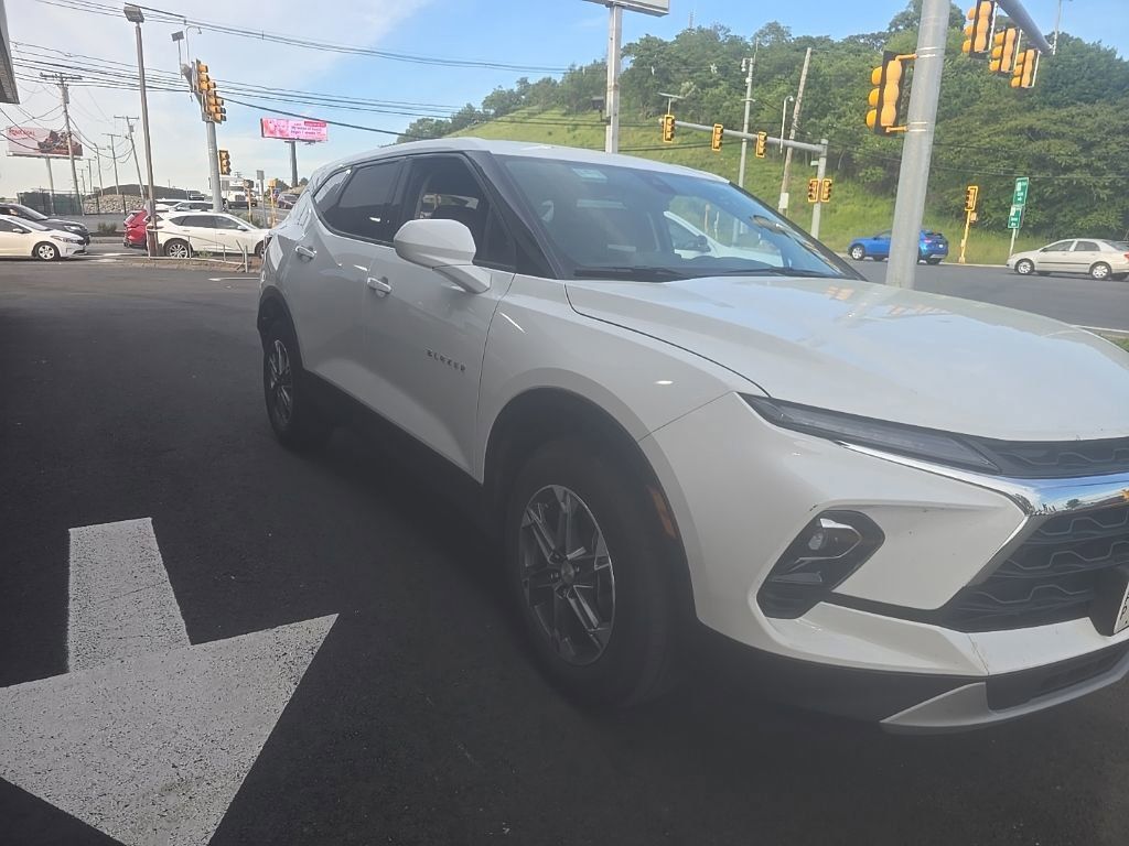 Thumbnail: 2025 Chevrolet Blazer - 3