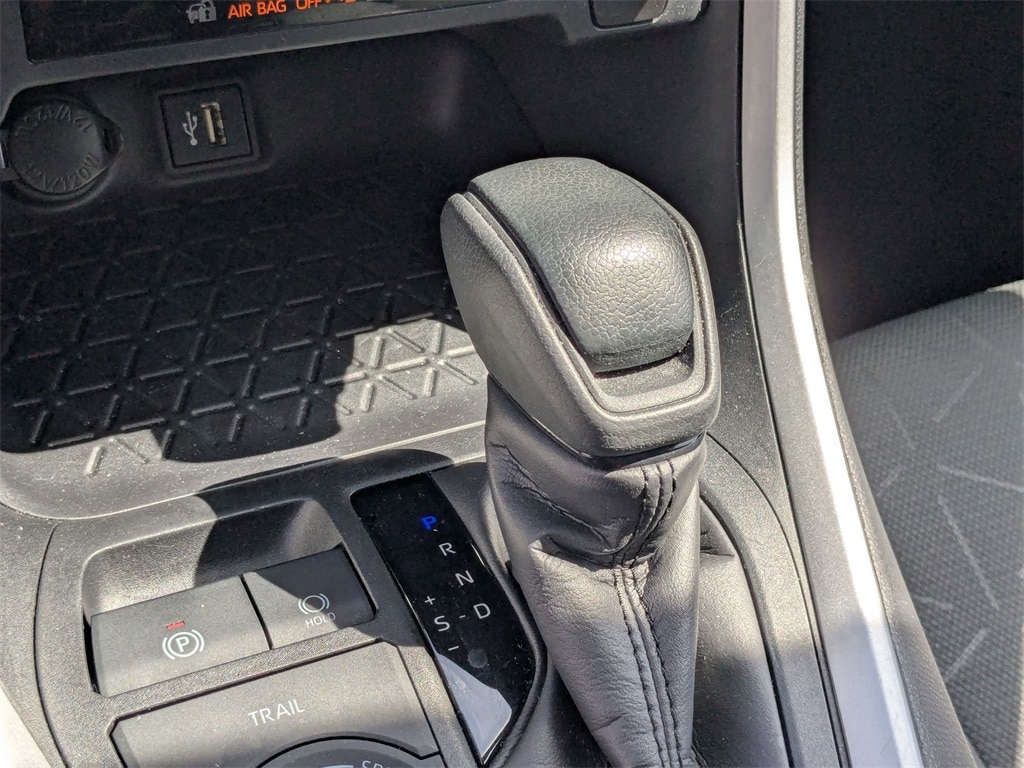 Thumbnail: 2024 Toyota RAV4 - 17