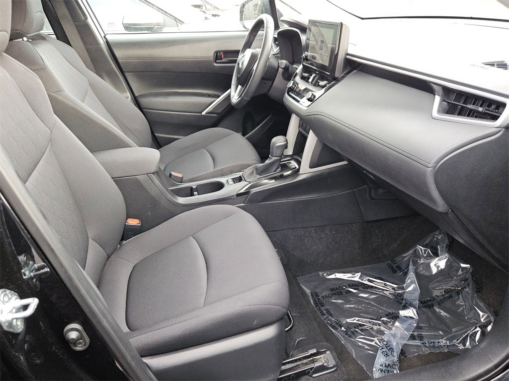 Thumbnail: 2025 Toyota Corolla Cross - 24