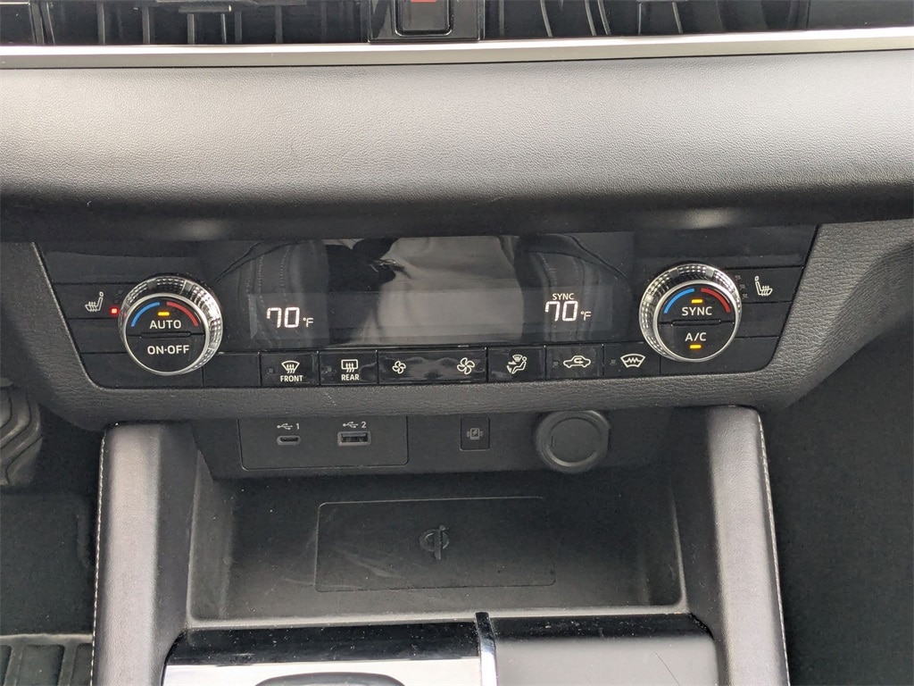 Thumbnail: 2024 Mitsubishi Outlander - 25