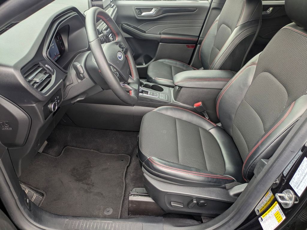Thumbnail: 2025 Ford Escape - 31