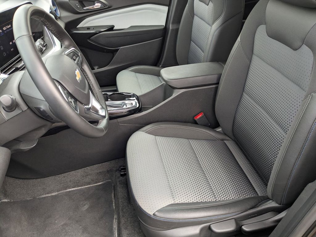 Thumbnail: 2025 Chevrolet Trax - 15