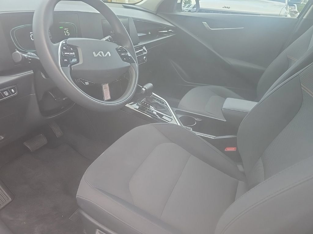 Thumbnail: 2025 Kia Niro - 8