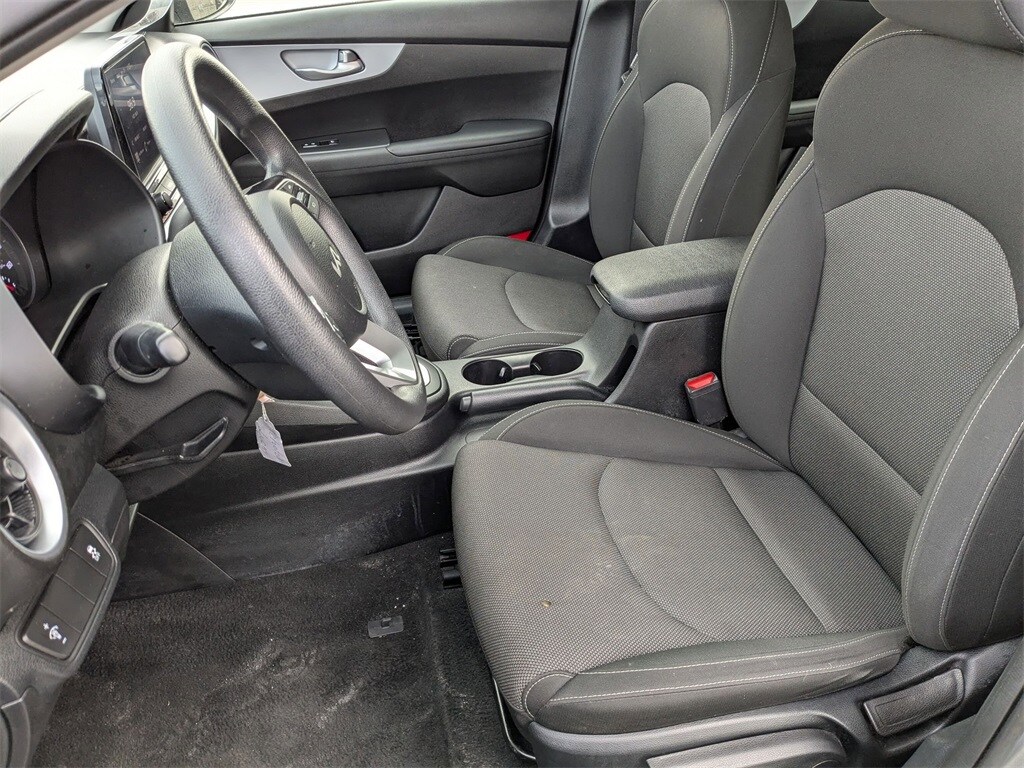 Thumbnail: 2024 Kia Forte - 16