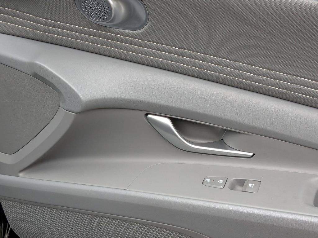 Thumbnail: 2025 Hyundai Elantra - 31