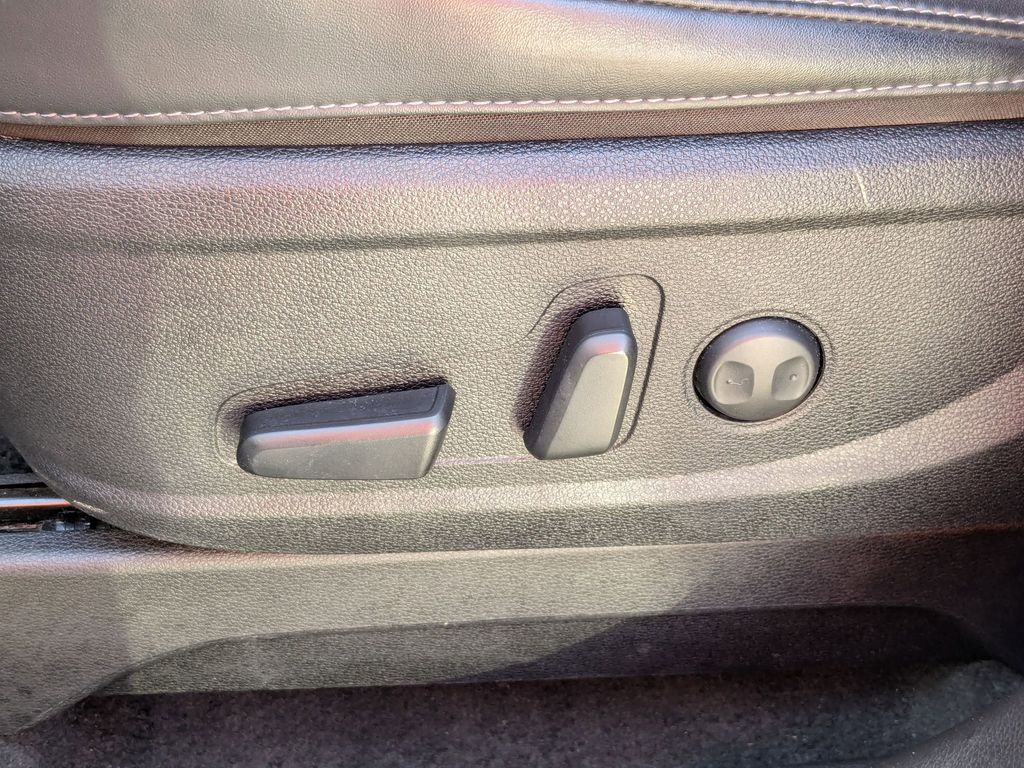 Thumbnail: 2025 Kia Telluride - 14